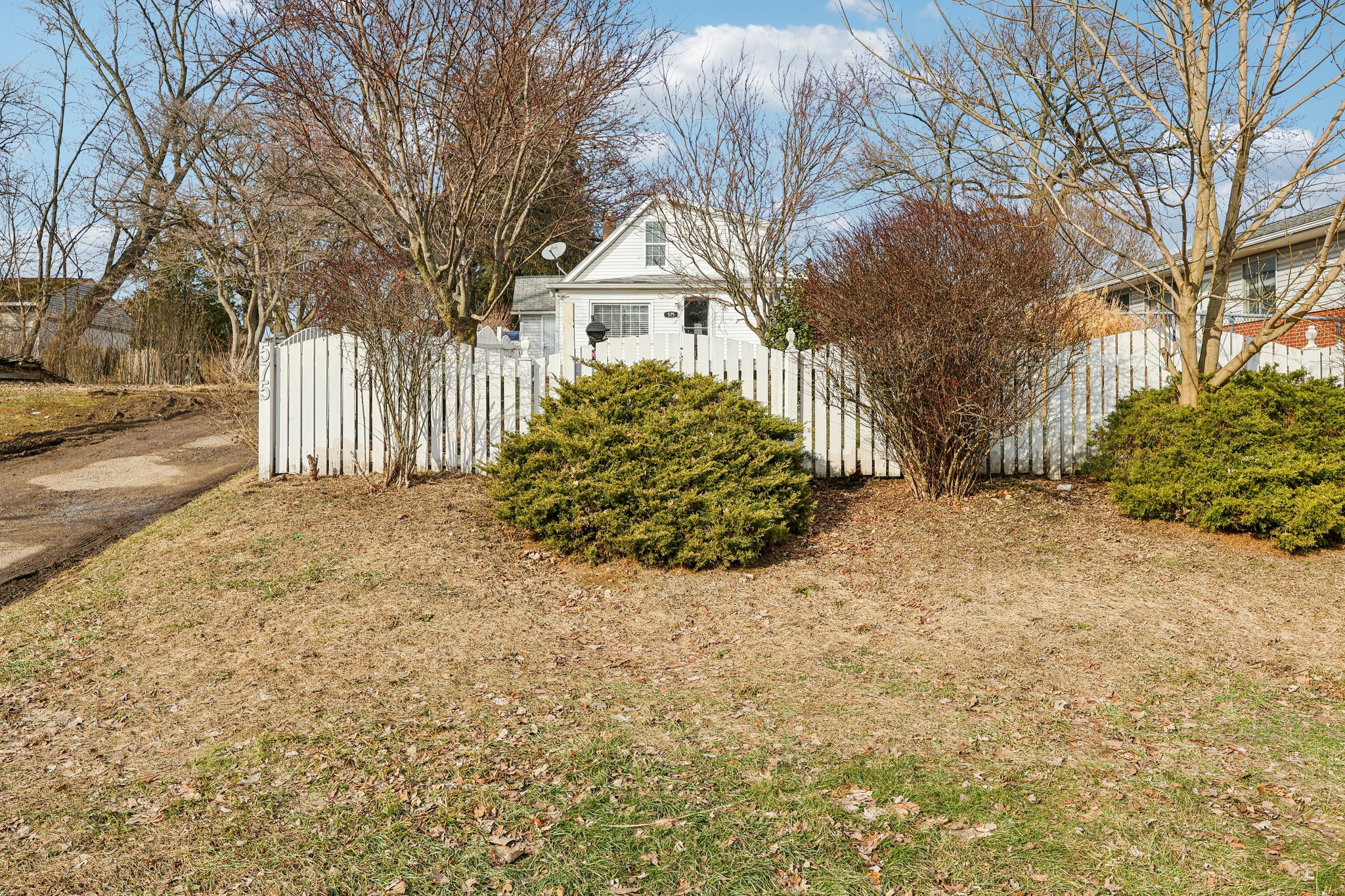 Flora Ave-S1802-004.jpg