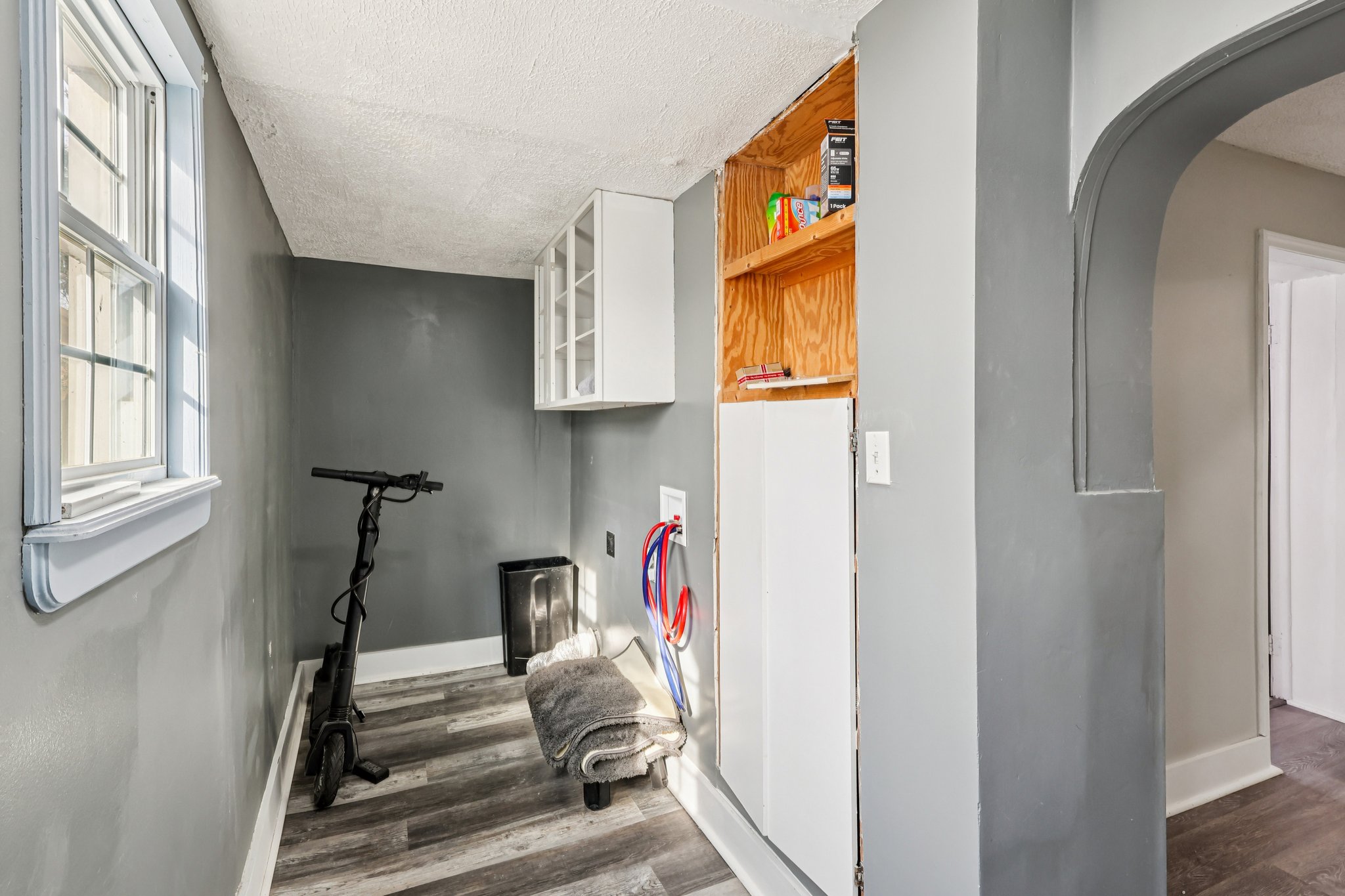 Flora Ave-S1802-022.jpg