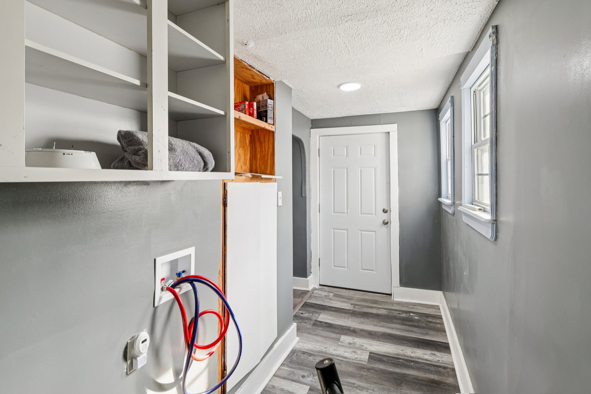 Flora Ave-S1802-024.jpg