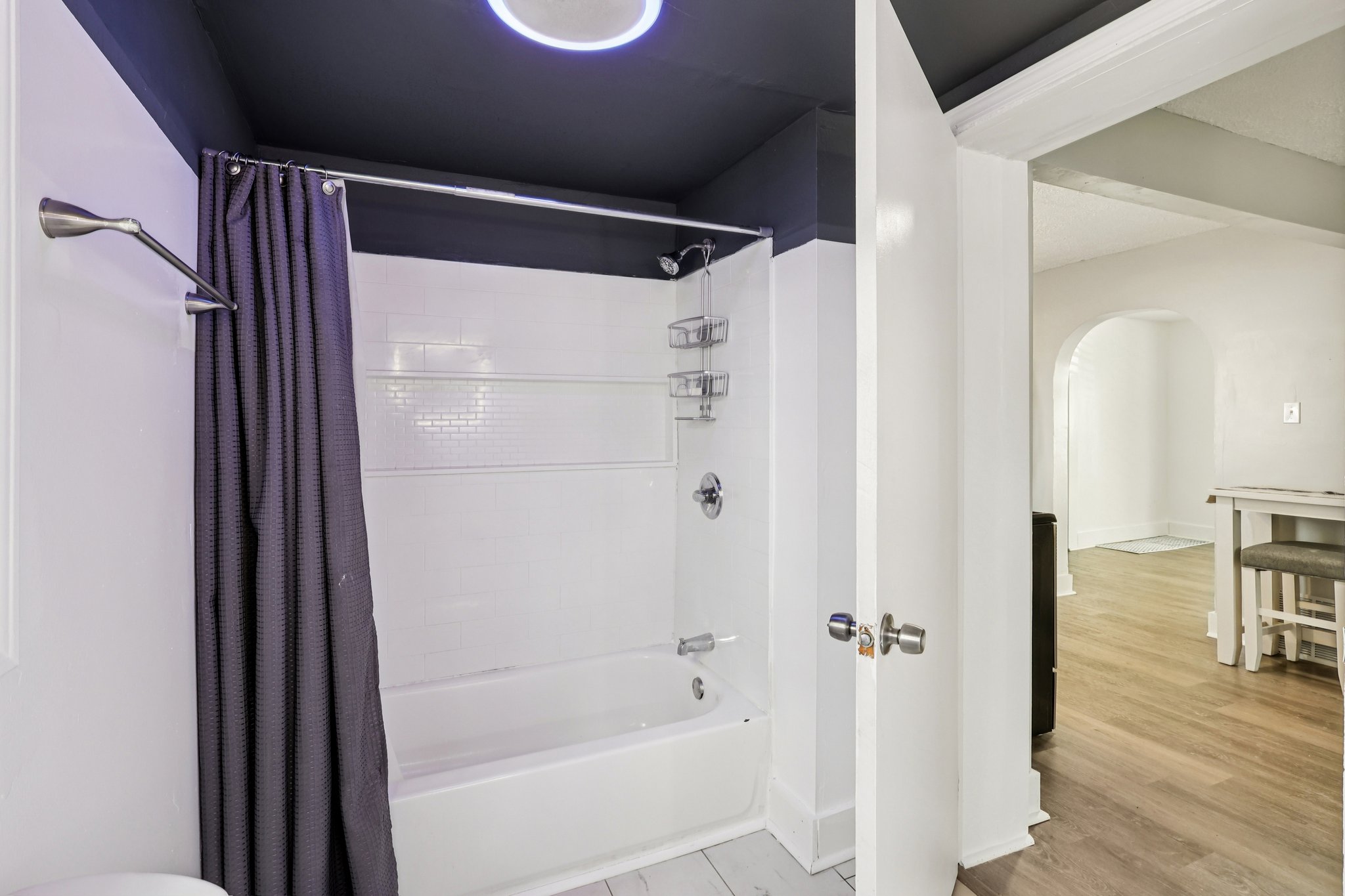 Flora Ave-S1802-031.jpg