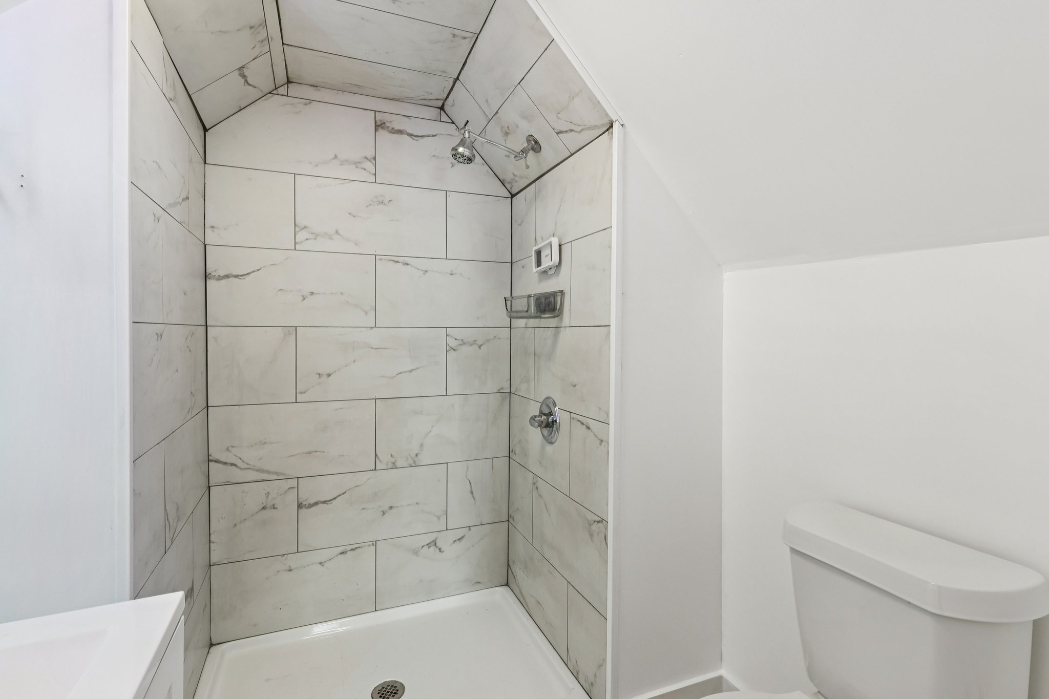 Flora Ave-S1802-040.jpg