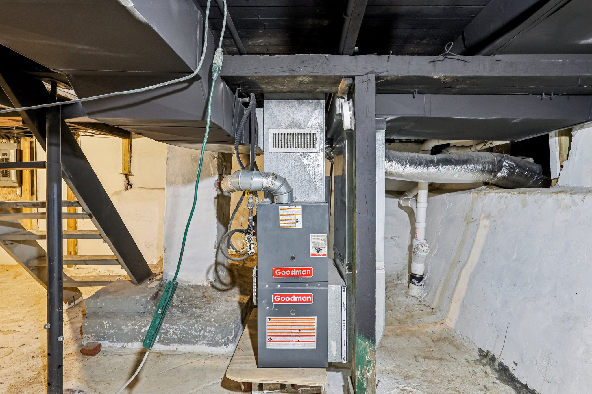 Flora Ave-S1802-043.jpg