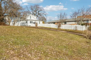 Flora Ave-S1802-001.jpg