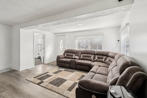 Flora Ave-S1802-015.jpg