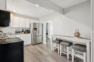 Flora Ave-S1802-018.jpg