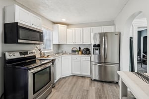 Flora Ave-S1802-019.jpg