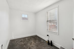 Flora Ave-S1802-025.jpg