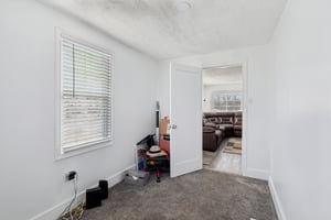 Flora Ave-S1802-026.jpg