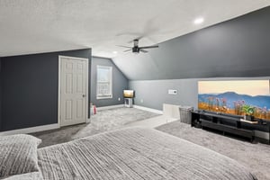 Flora Ave-S1802-035.jpg