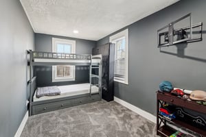 Flora Ave-S1802-037.jpg