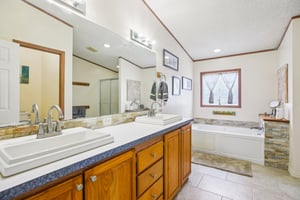 Hofferek Rd-S1808-027.jpg