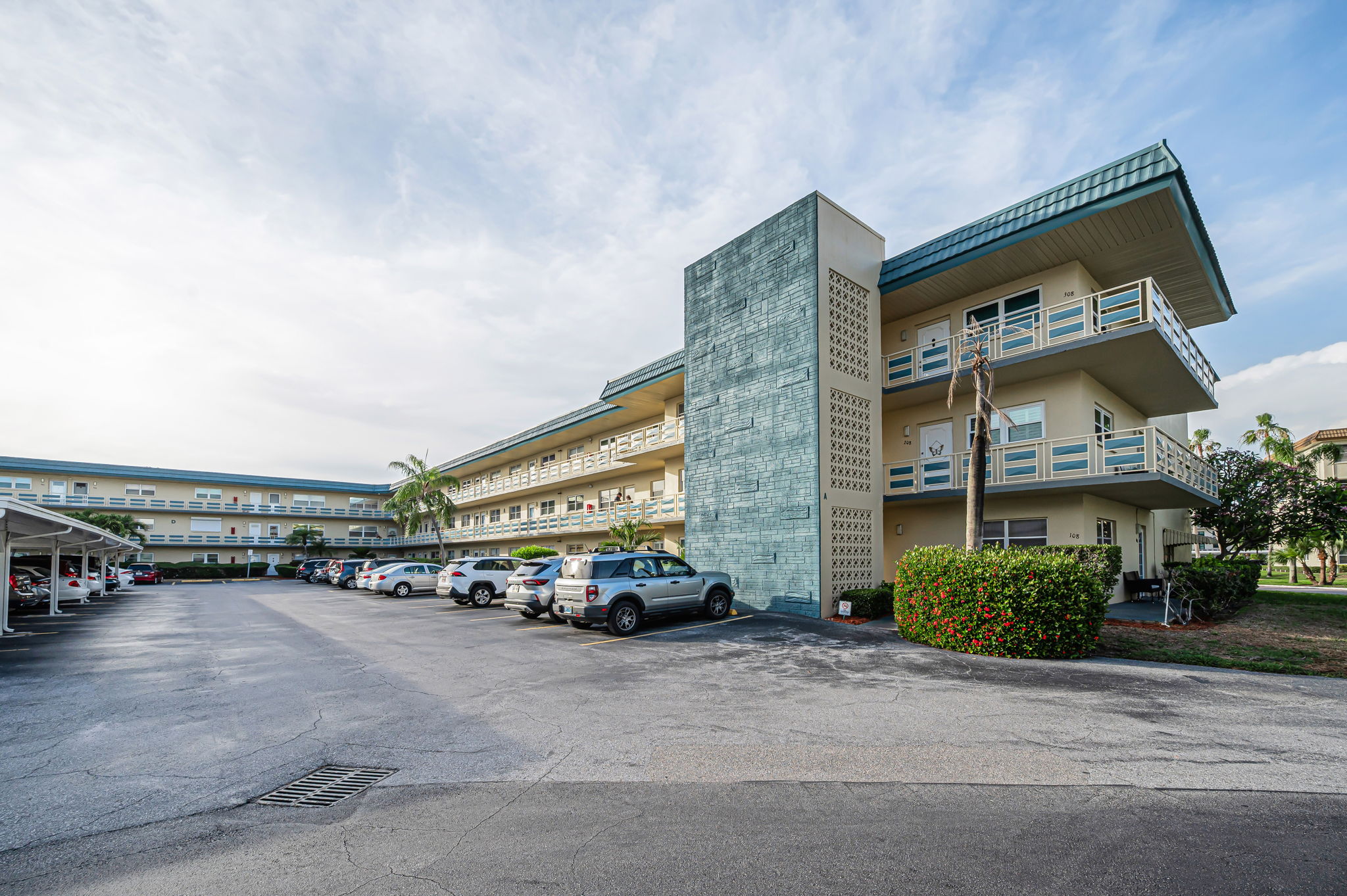 Front Exterior3