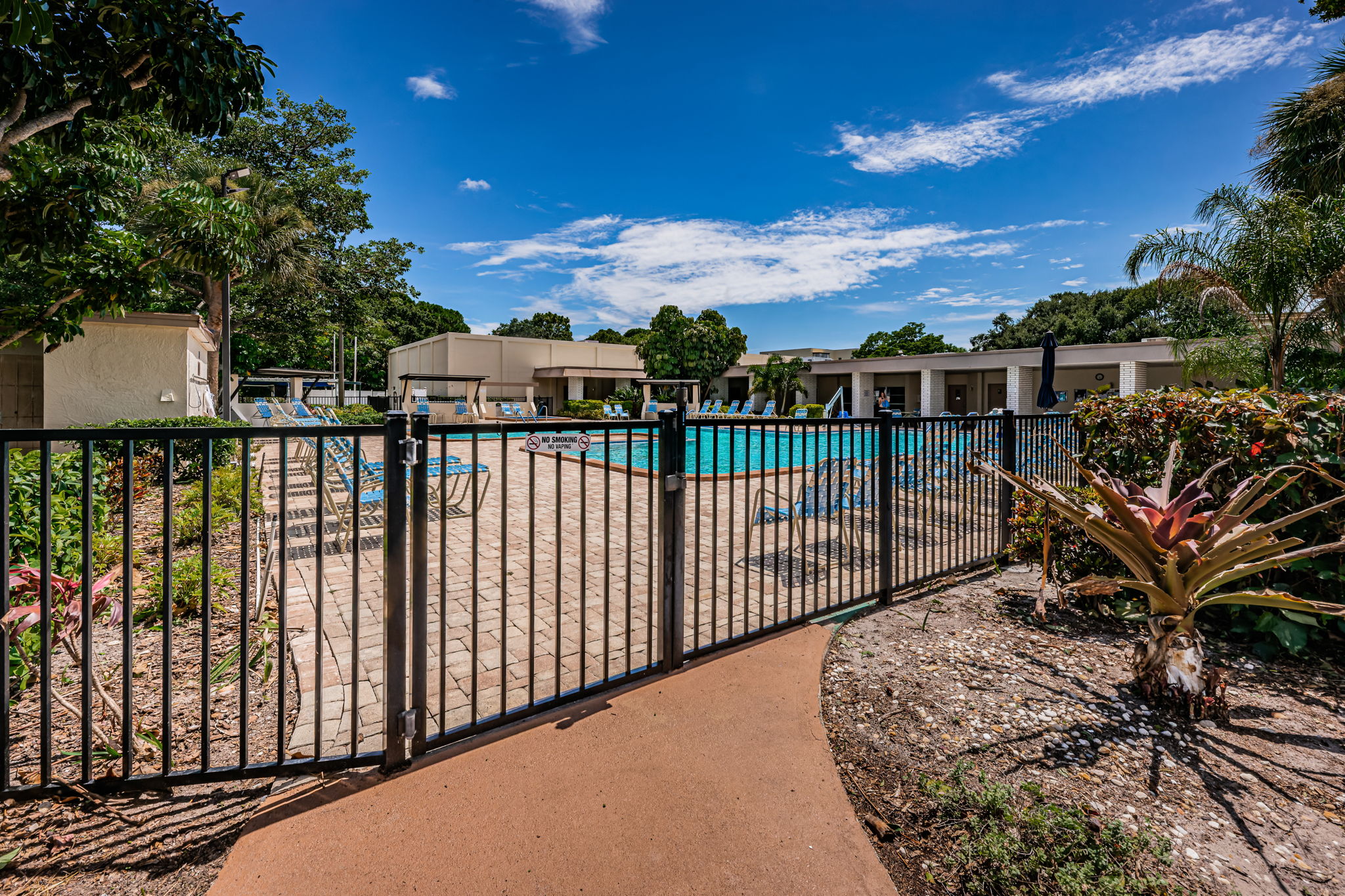 Magnolia Sun Center Pool1-1