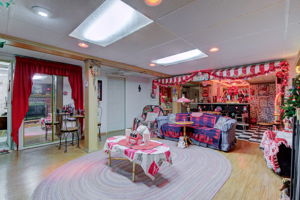  Photo 40