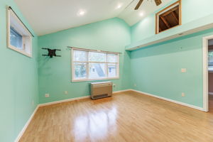  Photo 49