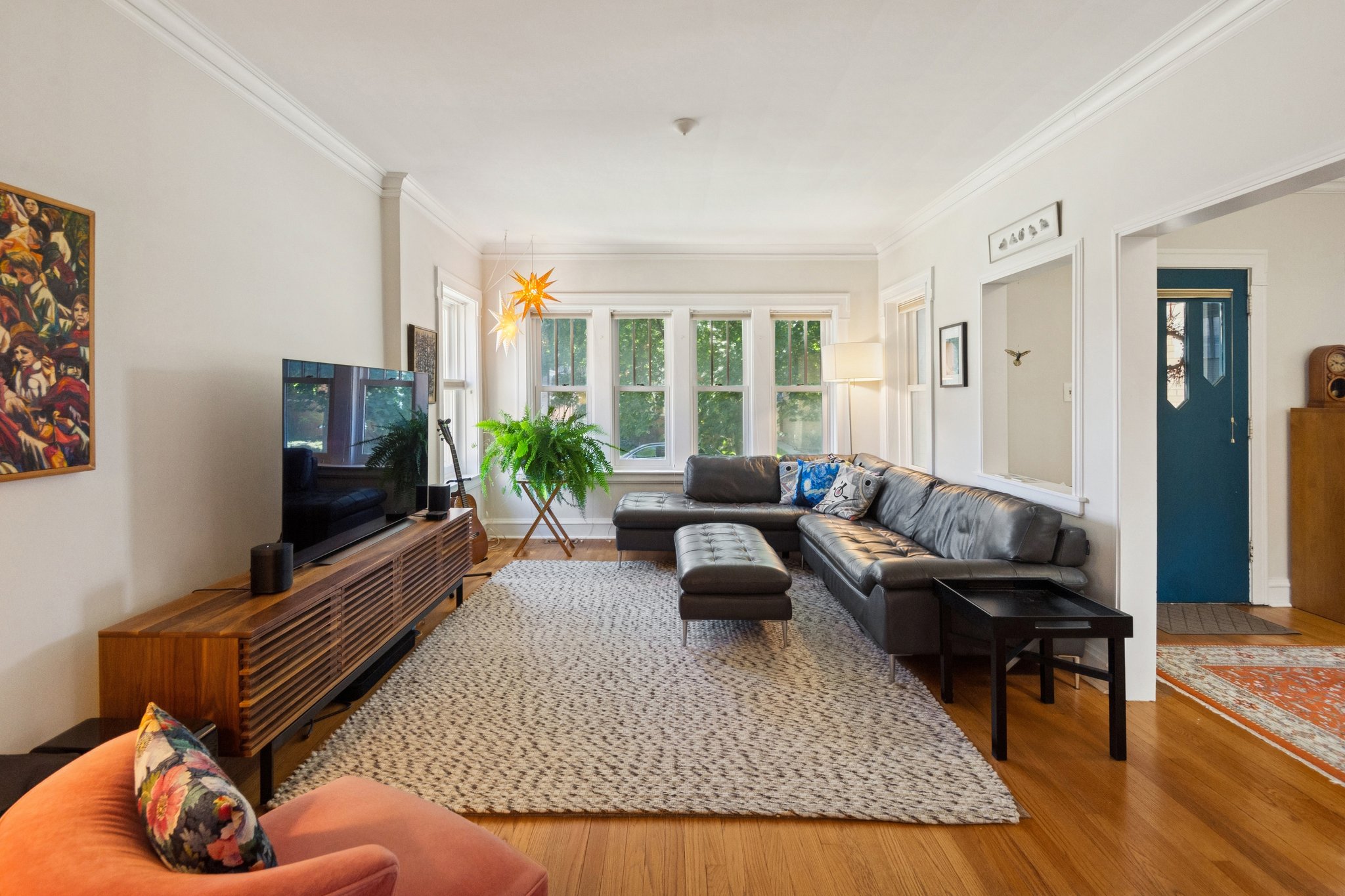5752 N Sacramento Ave_001.jpg