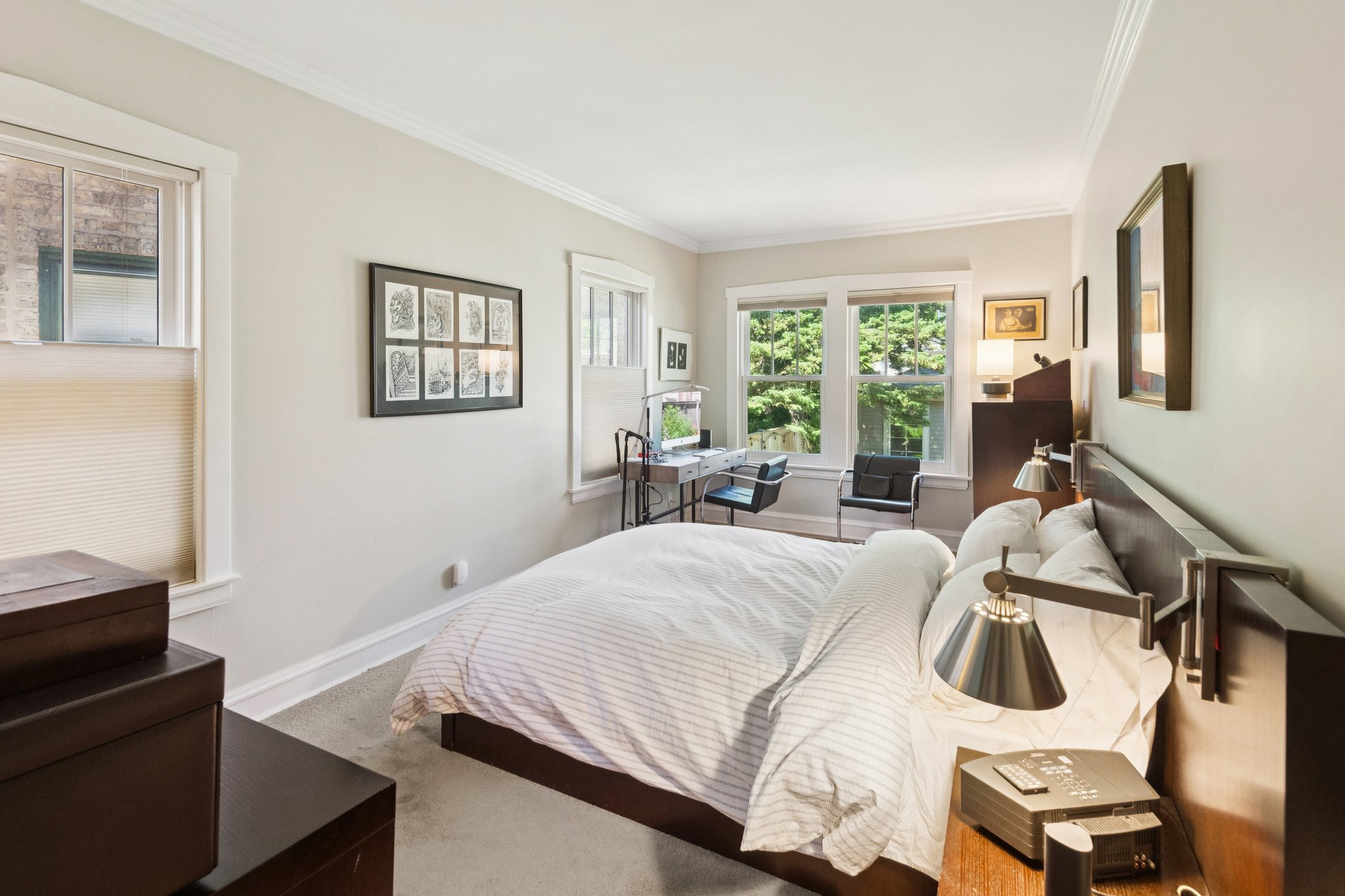 5752 N Sacramento Ave_009.jpg