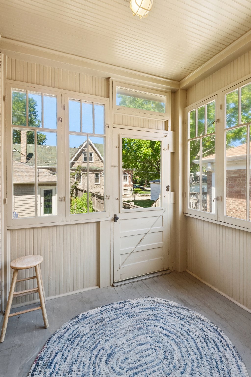 5752 N Sacramento Ave_016.jpg
