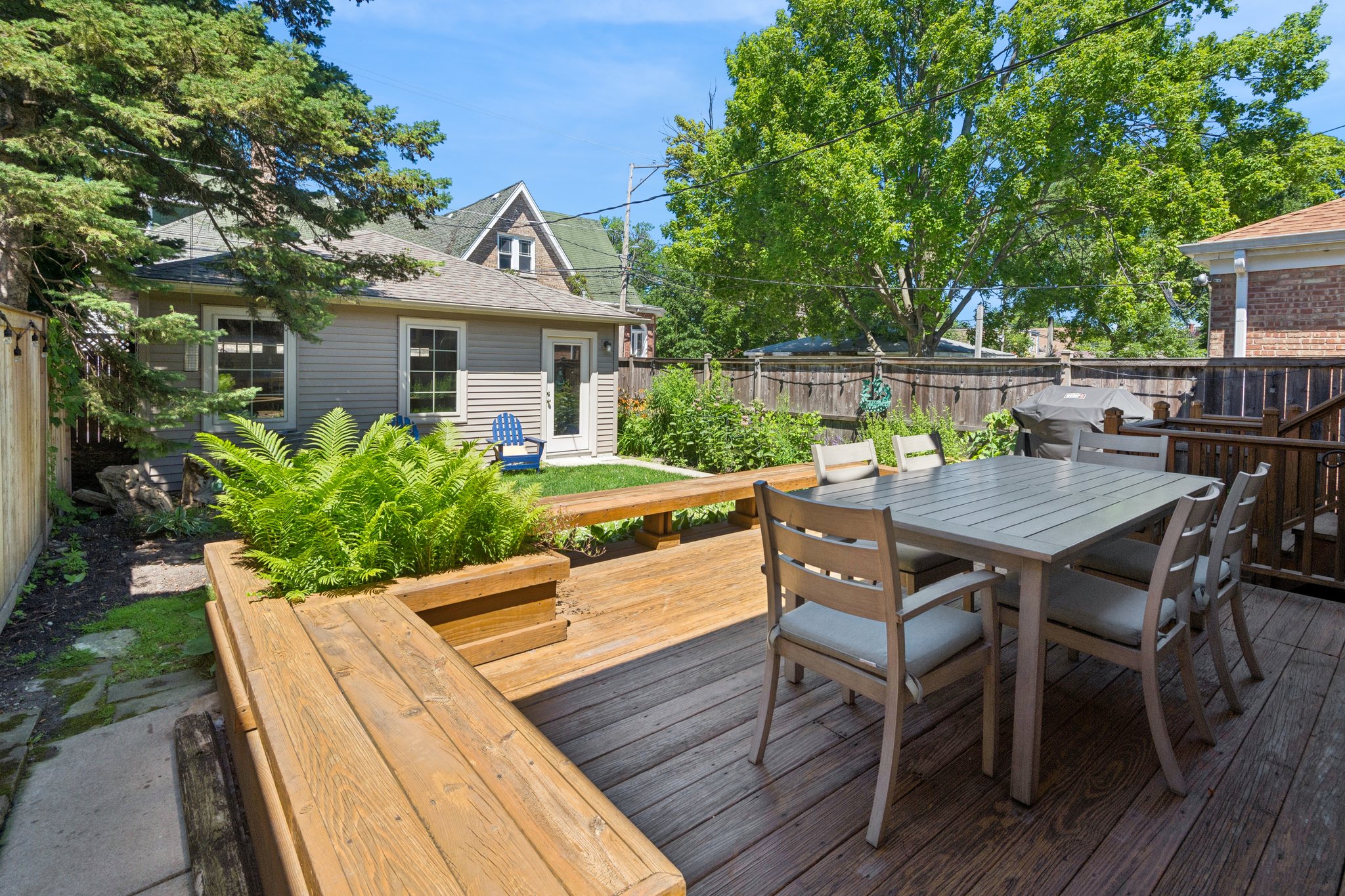 5752 N Sacramento Ave_023.jpg