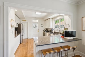 5752 N Sacramento Ave_007.jpg