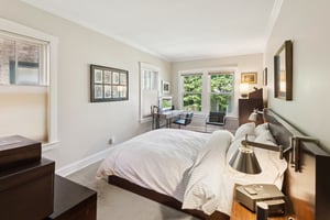 5752 N Sacramento Ave_009.jpg