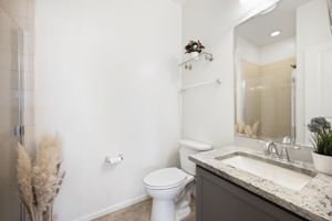  Photo 33