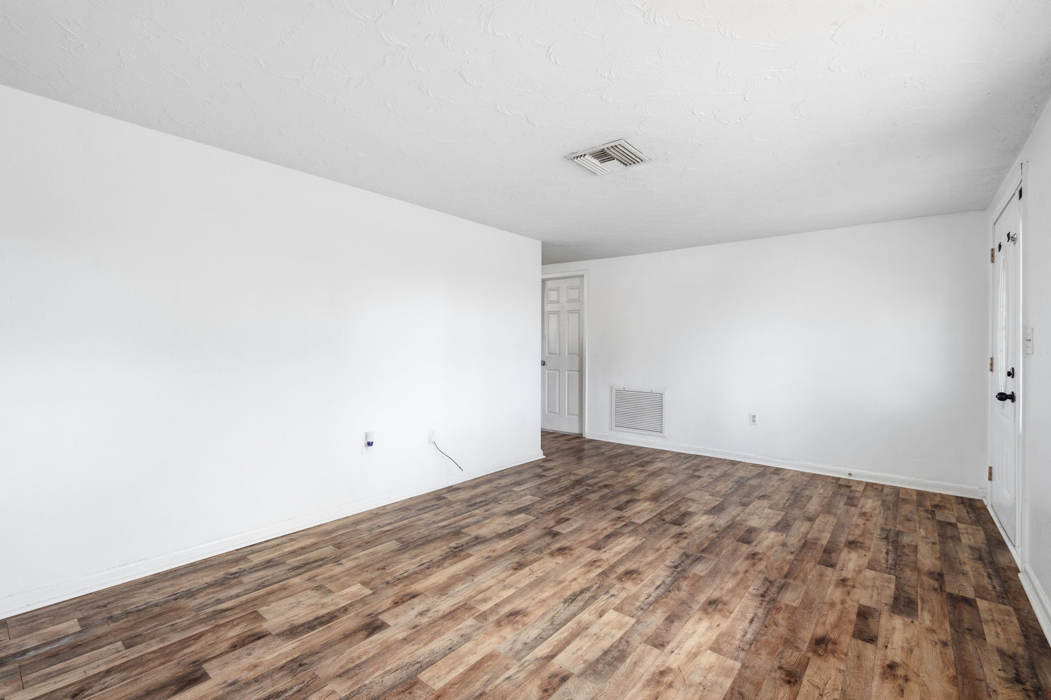 Interiors (4)
