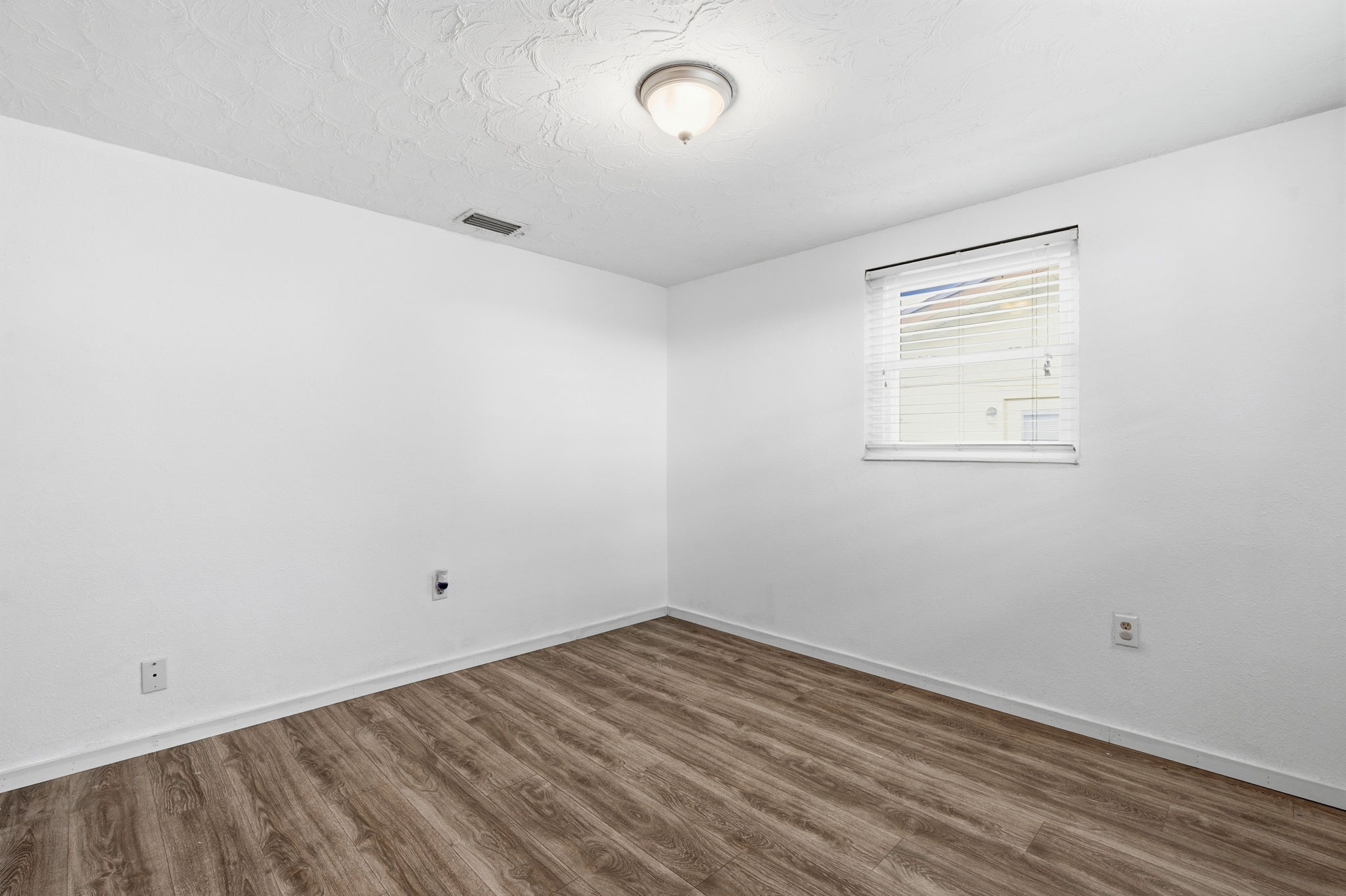 Interiors (20)