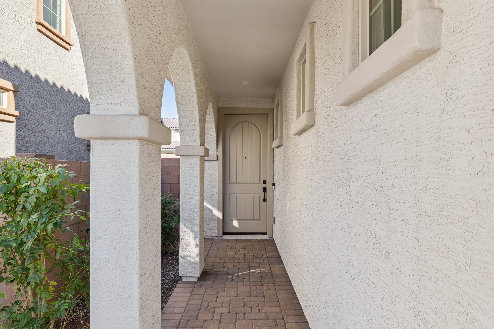 5753 S Romano - 002 (2).jpg