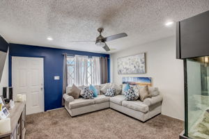N 38th Ln-008
