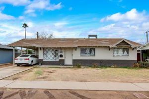 N 38th Ln-005