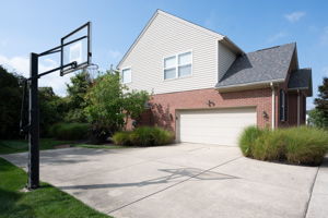 5757 Cedarview Ct, Middletown_CincyPhotoPro-2138