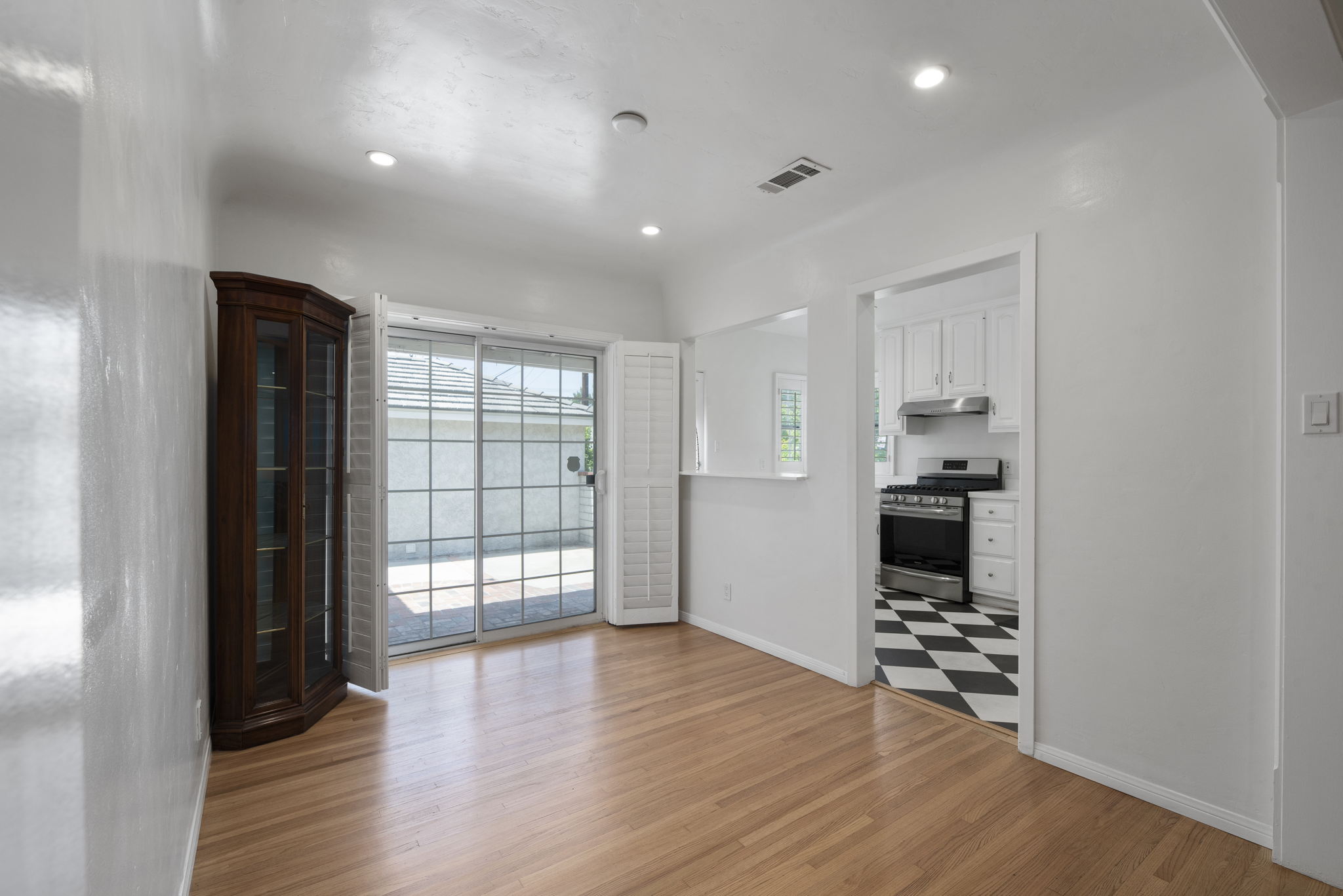 5759 Buffalo Ave, Van Nuys, CA 91401, USA Photo 12