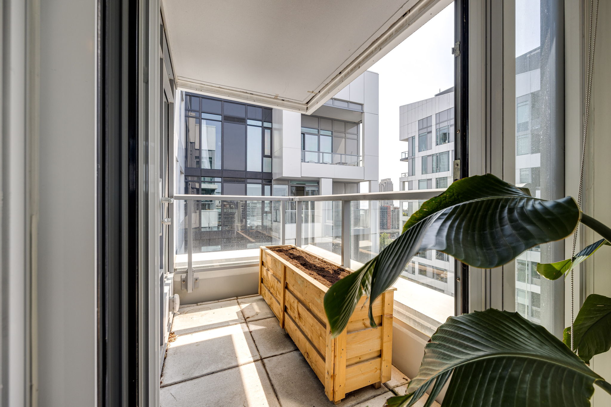 Toronto property showcase — delivered property photograph 33