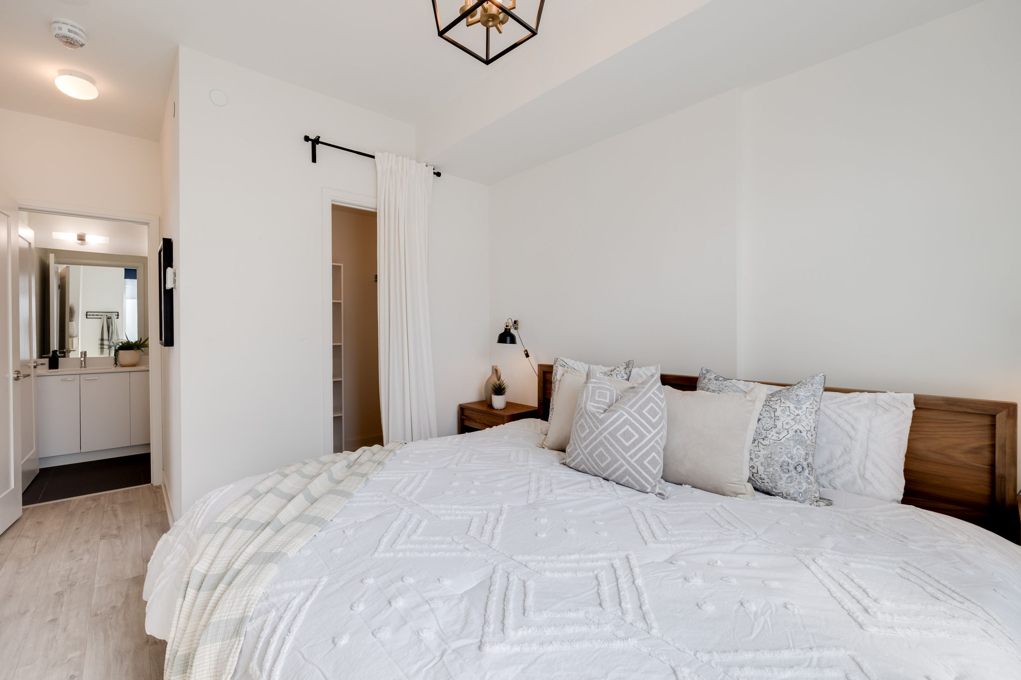 Toronto property showcase — delivered property photograph 25