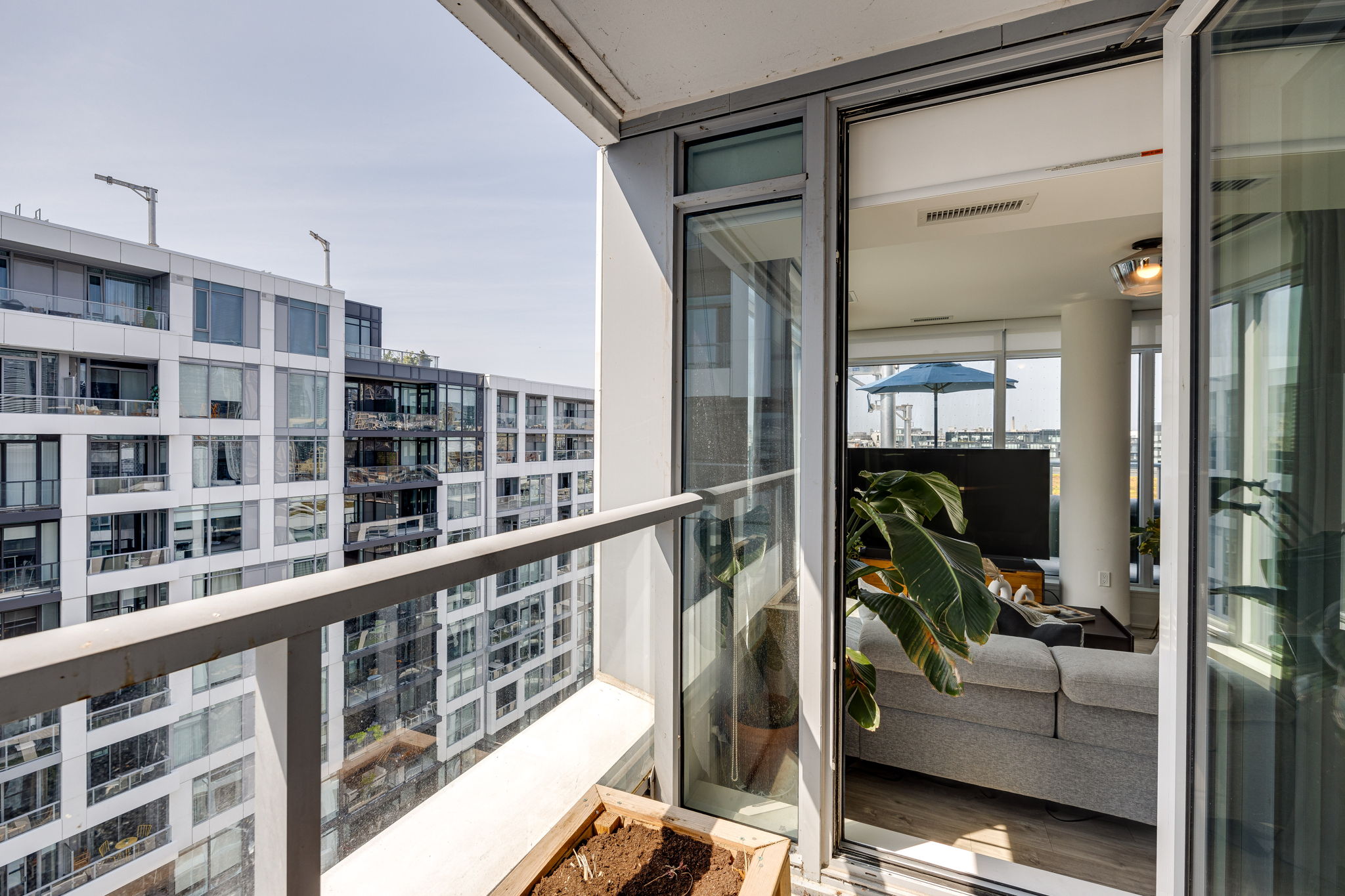 Toronto property showcase — delivered property photograph 34