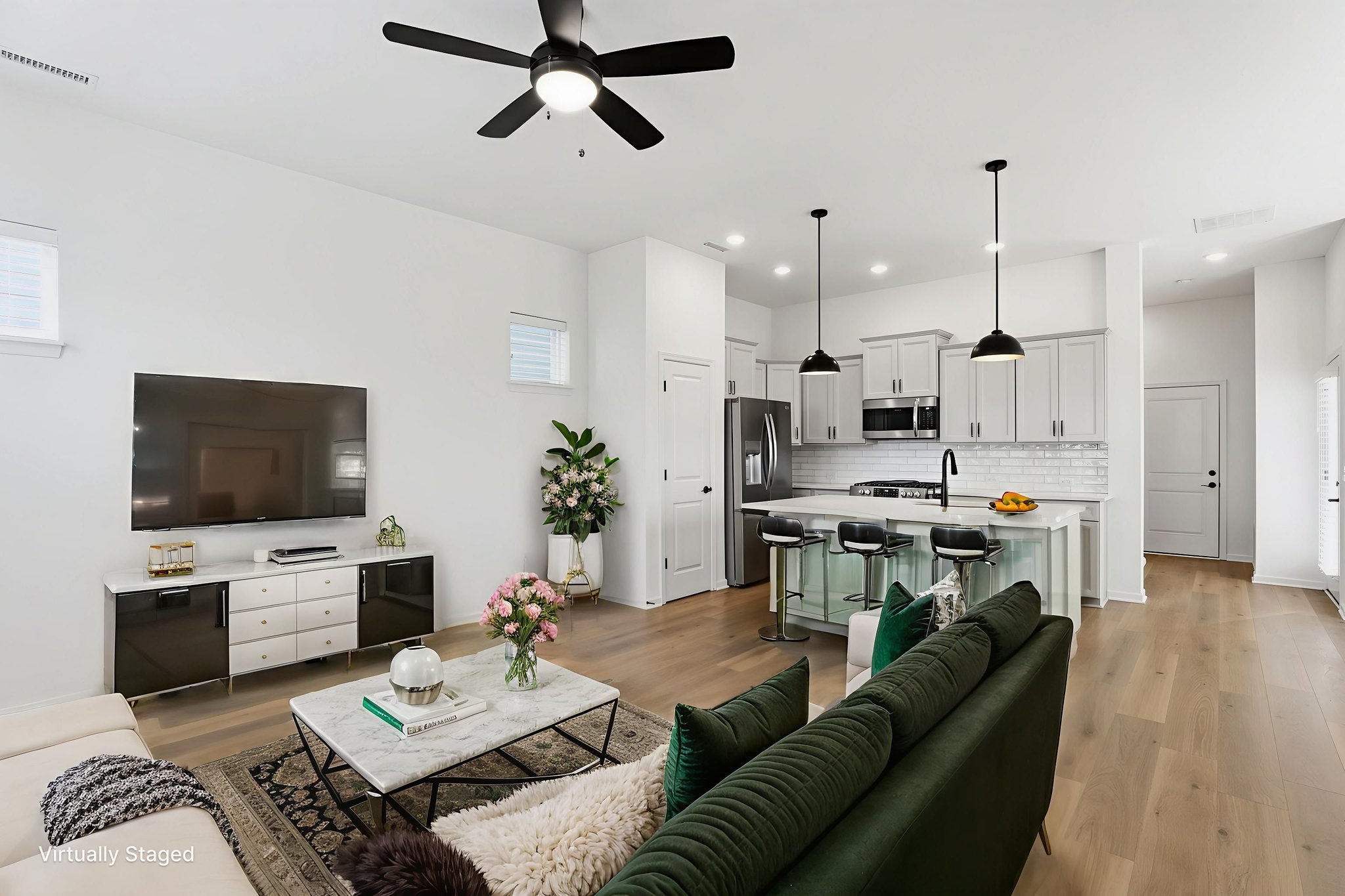 570A9655 (2) virtually staged.jpeg