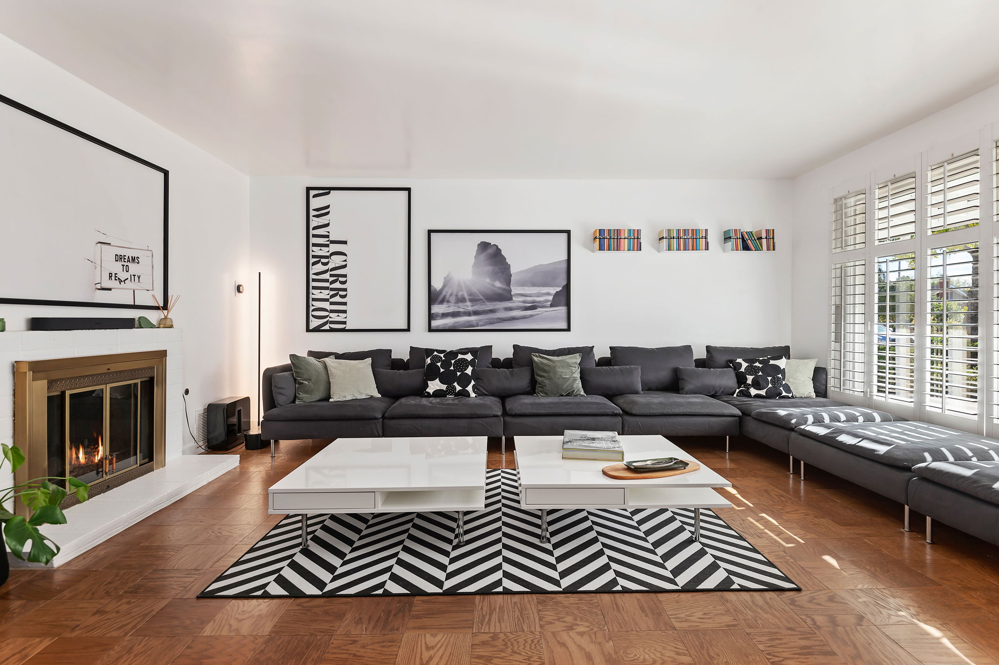 05 - Living Room