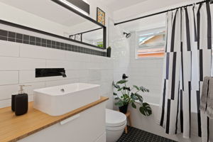22 - Bathroom 2