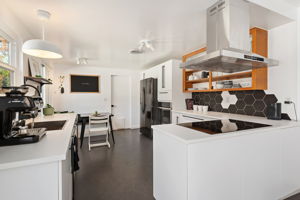 10 - Kitchen
