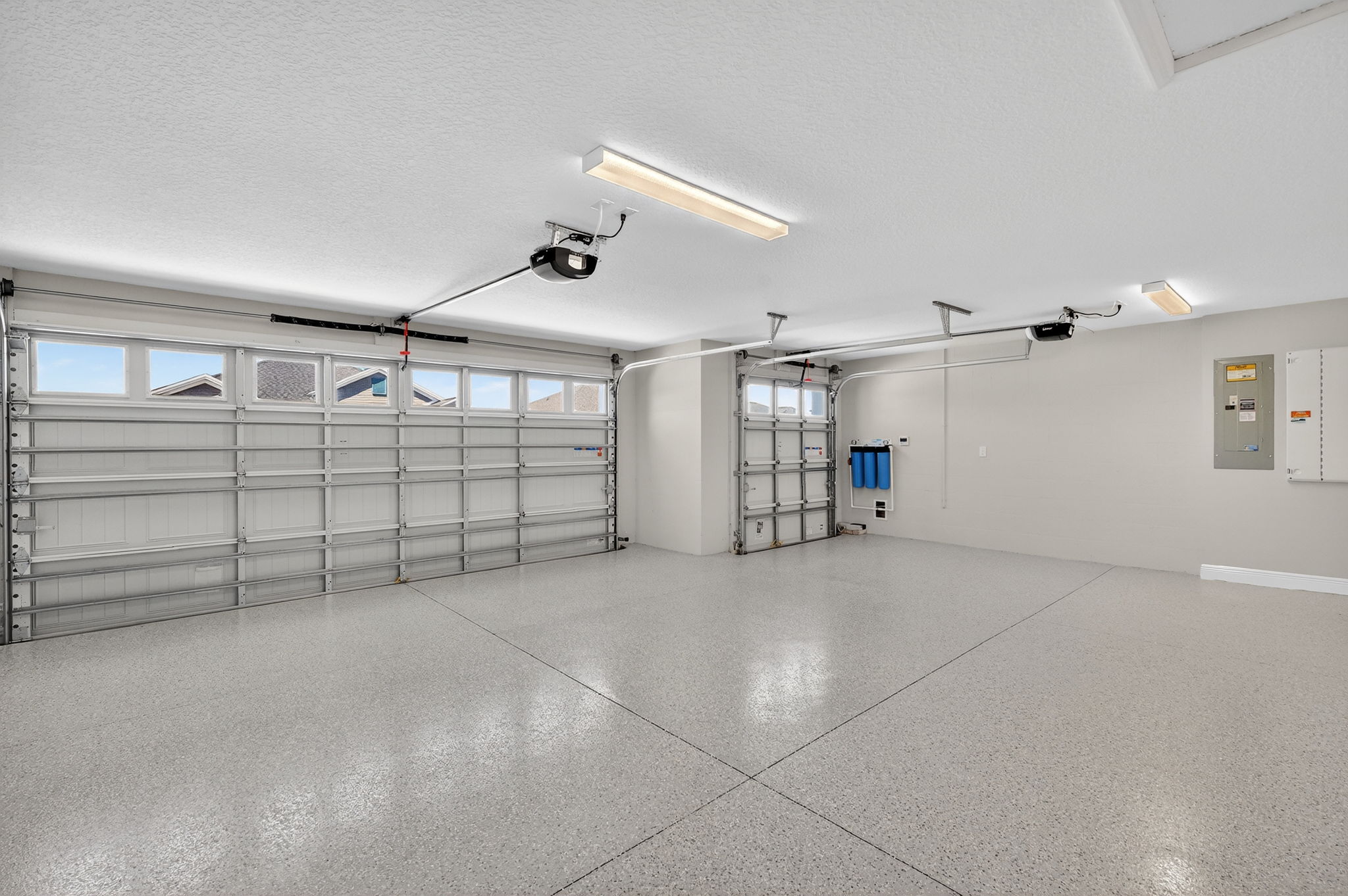 Oversized 661sf Garage and Golf Cart Garage