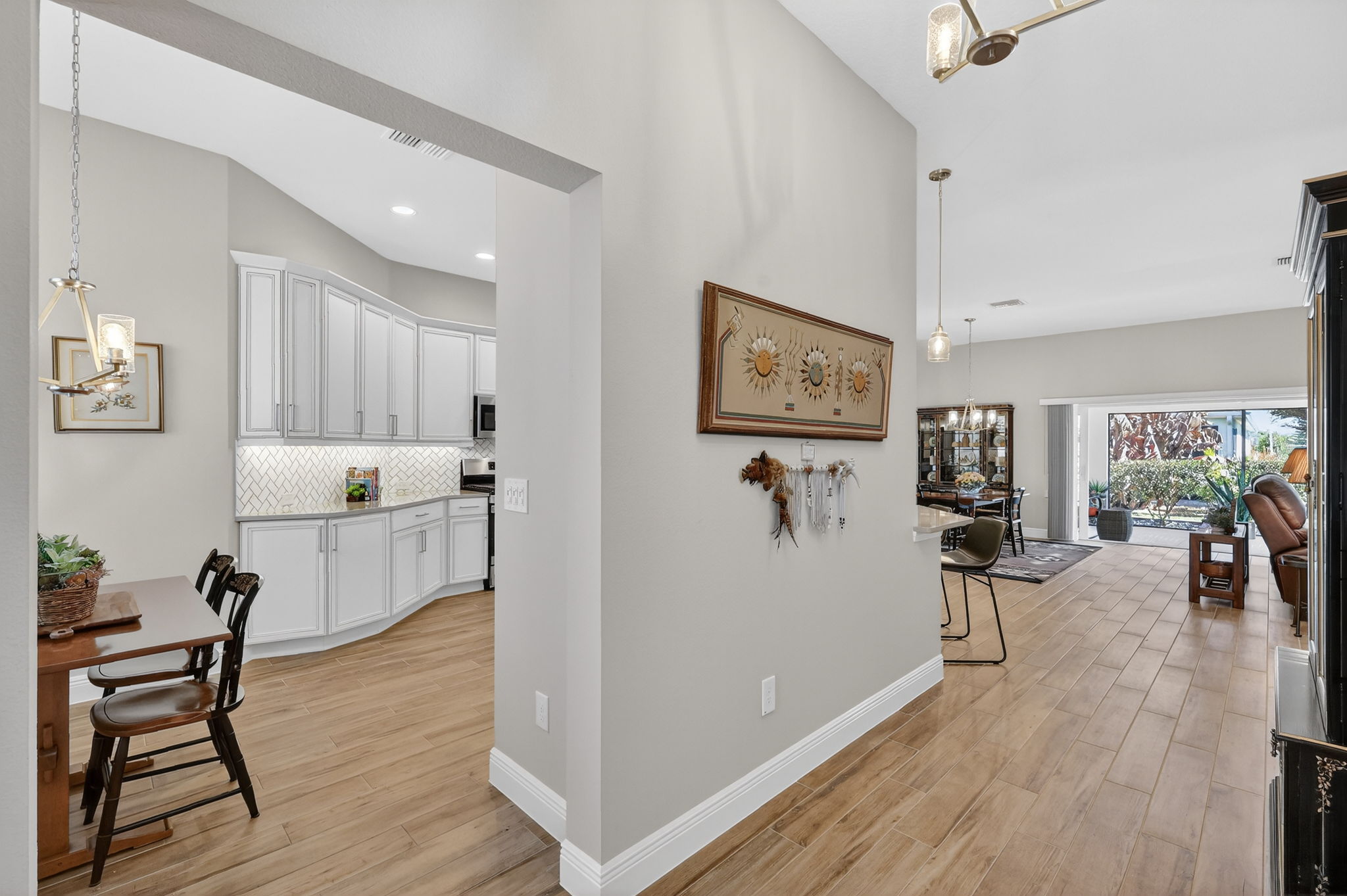 Foyer with View of Kitchen and Dinette
