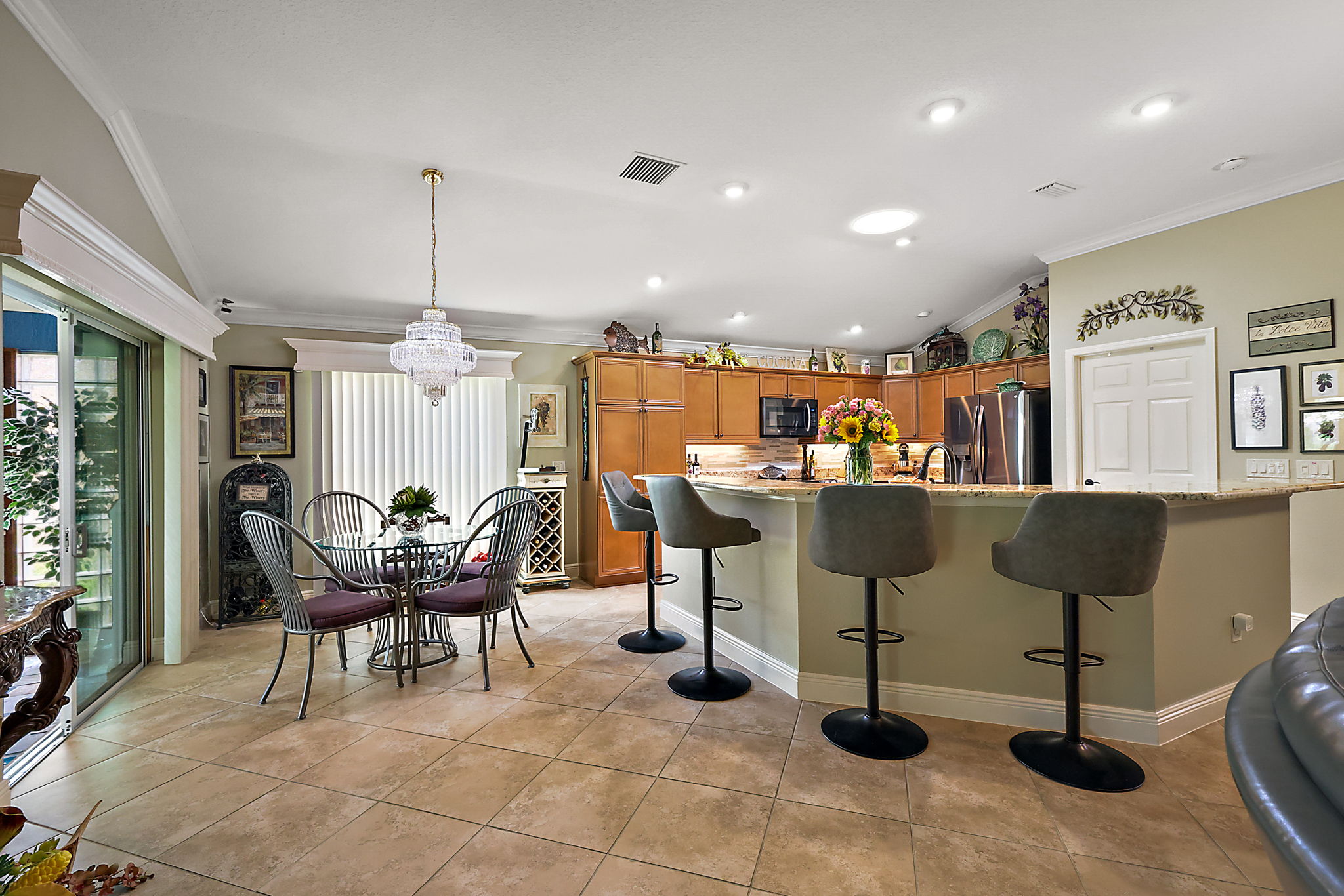 Kitchen and Dinette