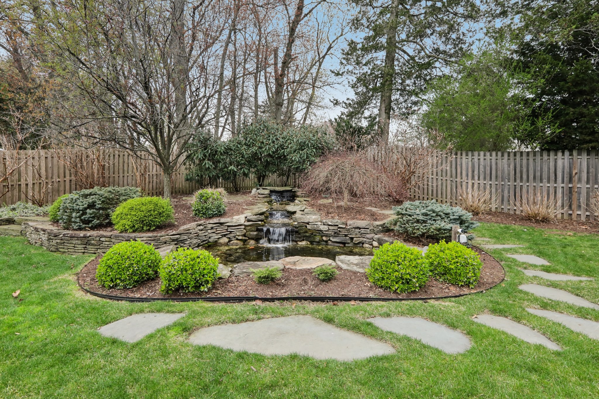 Ridgewood Rd-S1404-087.jpg