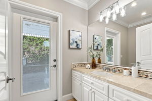 044_F8_5771 Ladner Dr