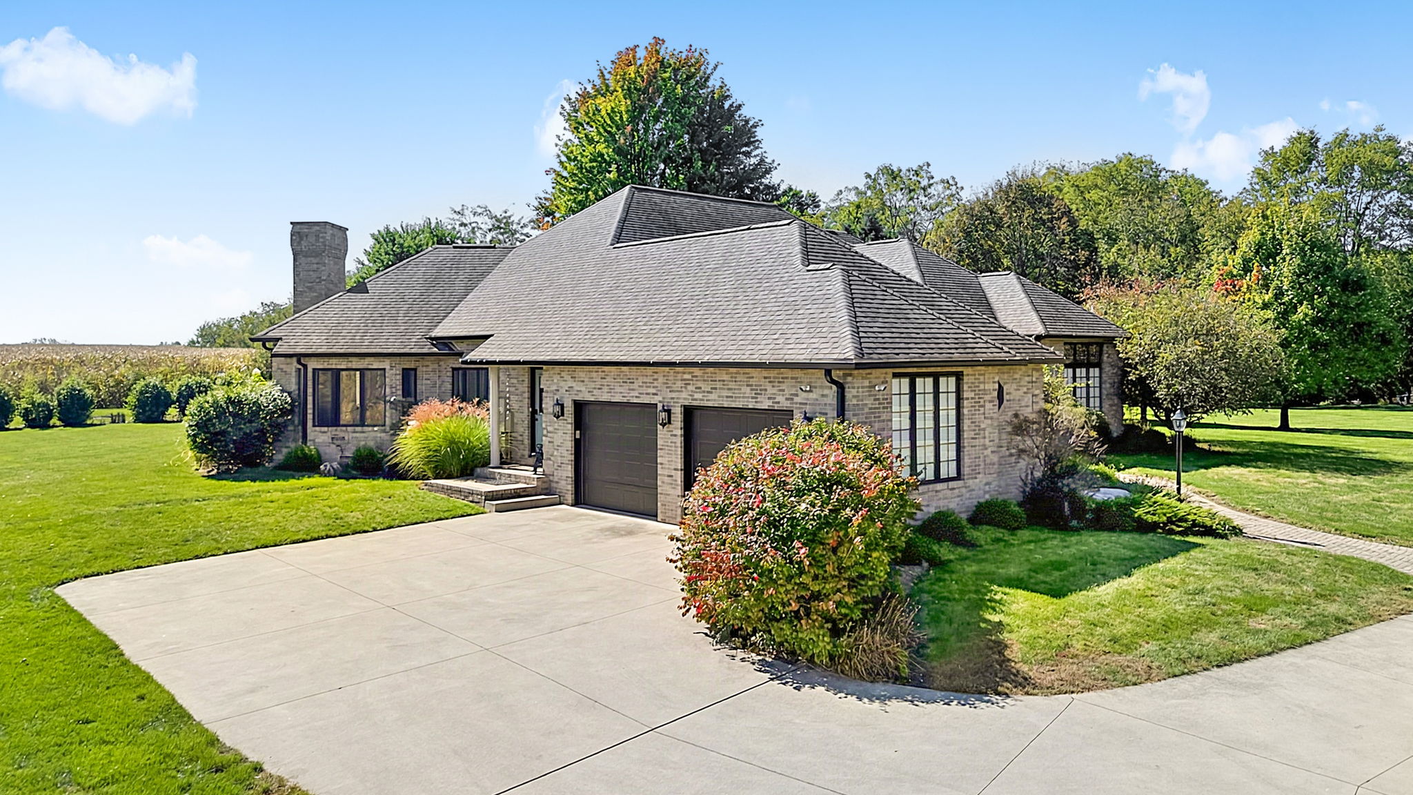  Photo 70