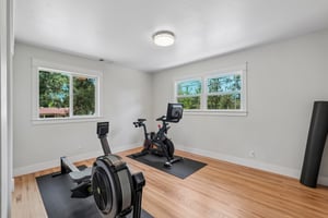 Stanley Dr-S2205-030.jpg