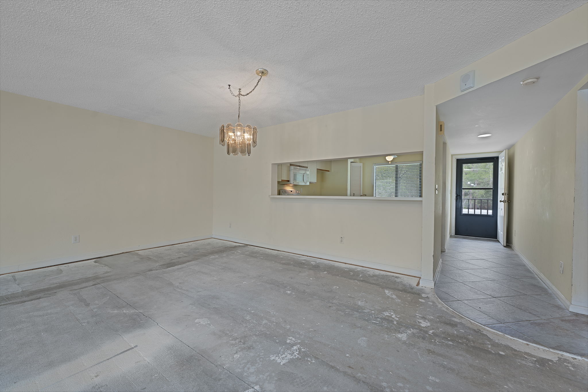 Dining - Foyer