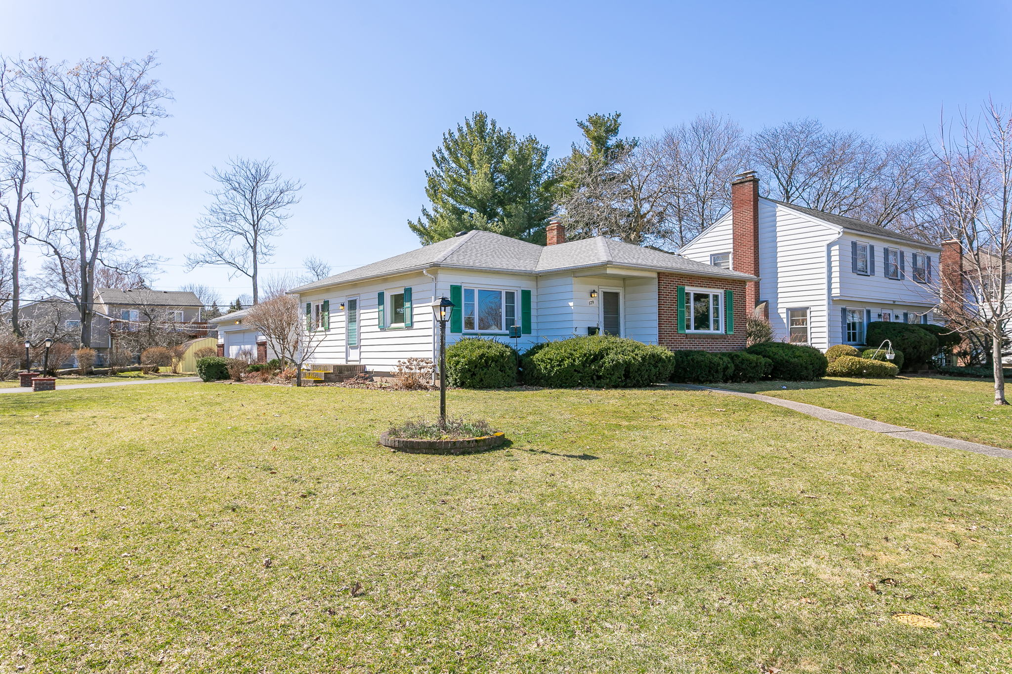 579 Barry Rd, Irondequoit, NY 14617, USA Photo 3