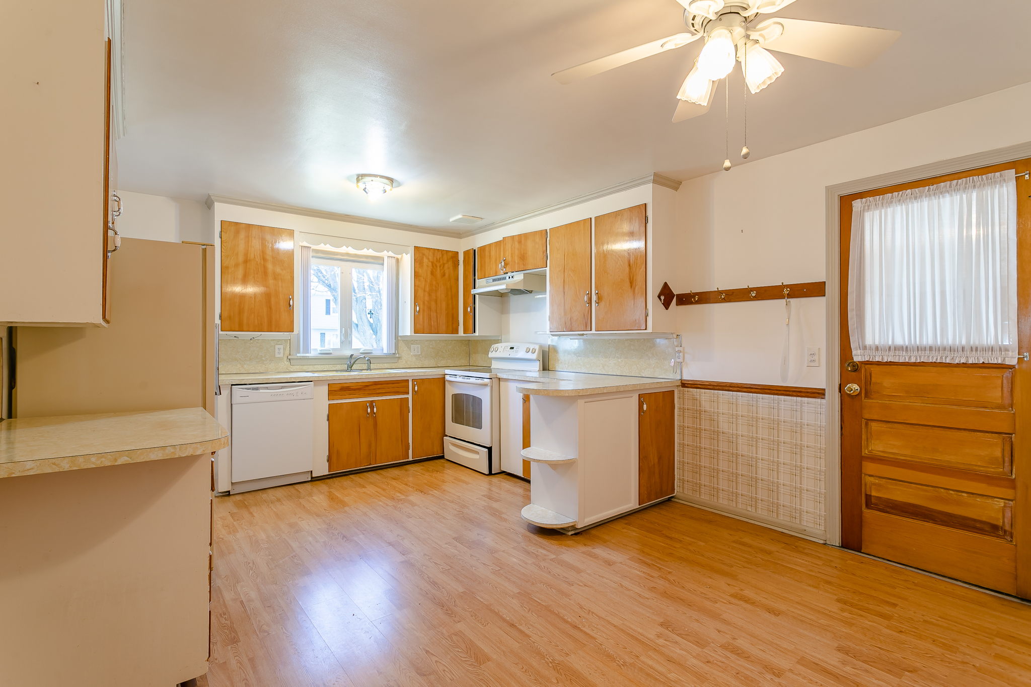 579 Barry Rd, Irondequoit, NY 14617, USA Photo 9